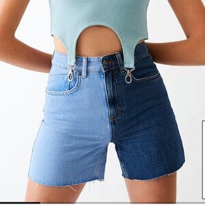 Ragged denim half and half shorts. XS